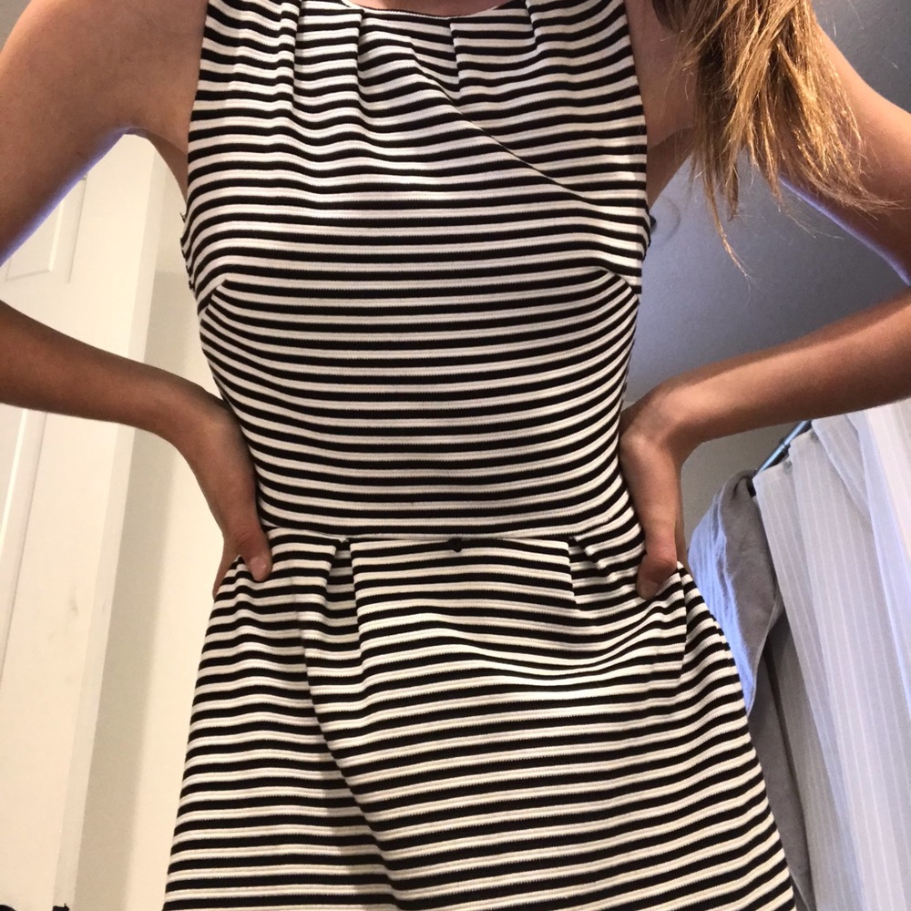 MERONA BLACK AND WHITE STRIPED DRESS!